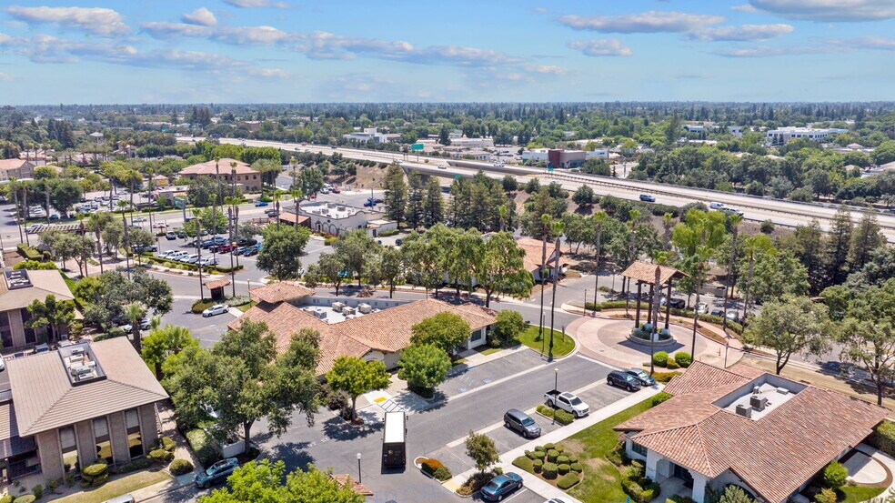 More Photos Of 5412 Avenida De Los Robles, Visalia Office For Lease