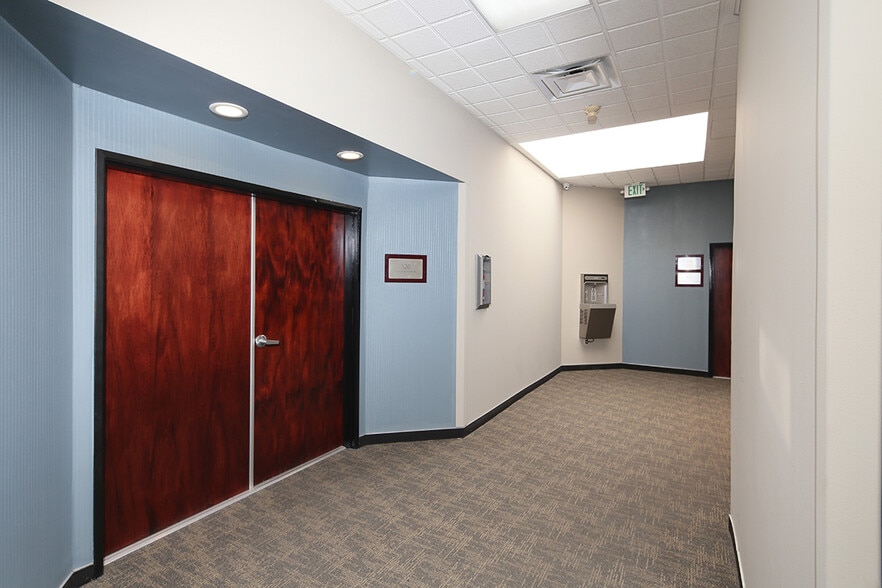 More Photos Of 4515 Ocean View Blvd, La Cañada Flintridge Medical For Lease