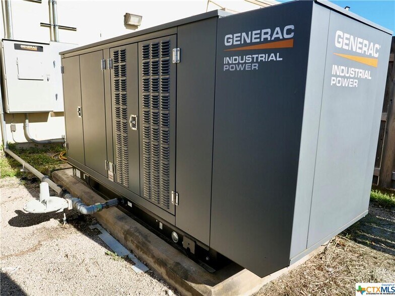 More Photos Of 1905 Leary Ln, Victoria Office For Sale