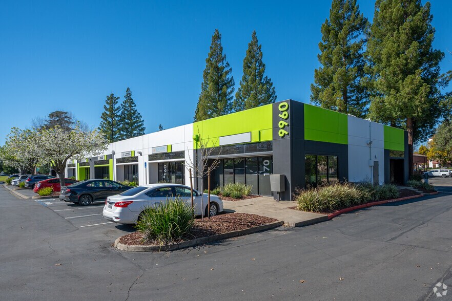 More Photos Of 9960 Business Park Dr, Sacramento Showroom For Lease
