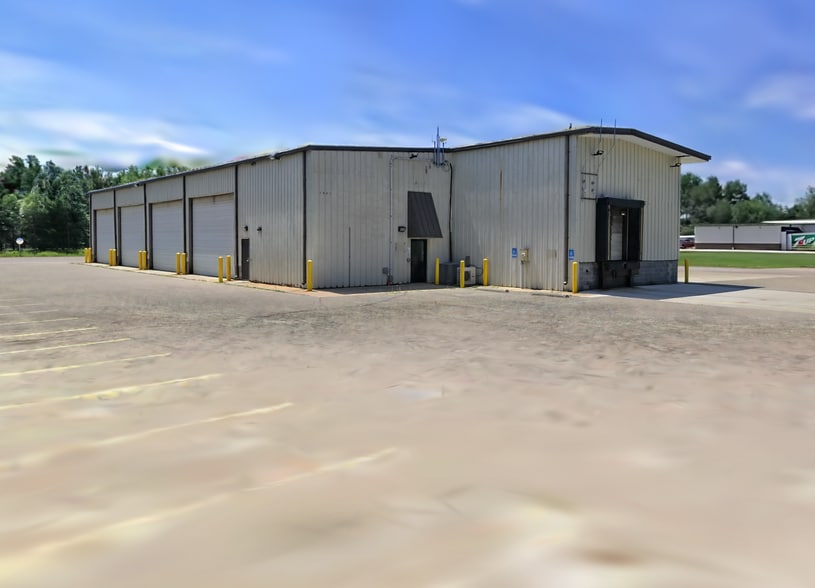 More Photos Of 1421 Potthoff St, Cadillac Distribution For Sale