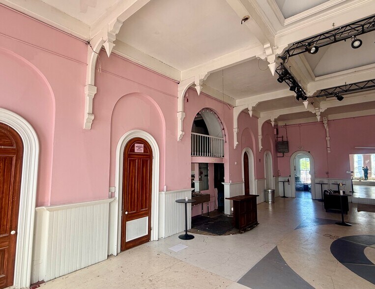 More Photos Of 220 Main St, Saugerties Storefront Retail Residential For Sale