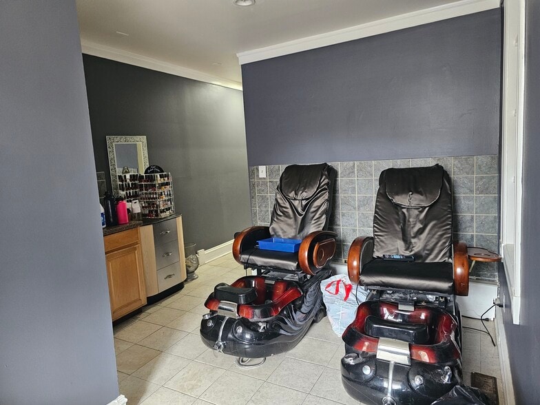 More Photos Of 208 N Washington St, Alexandria Storefront Retail Office For Lease