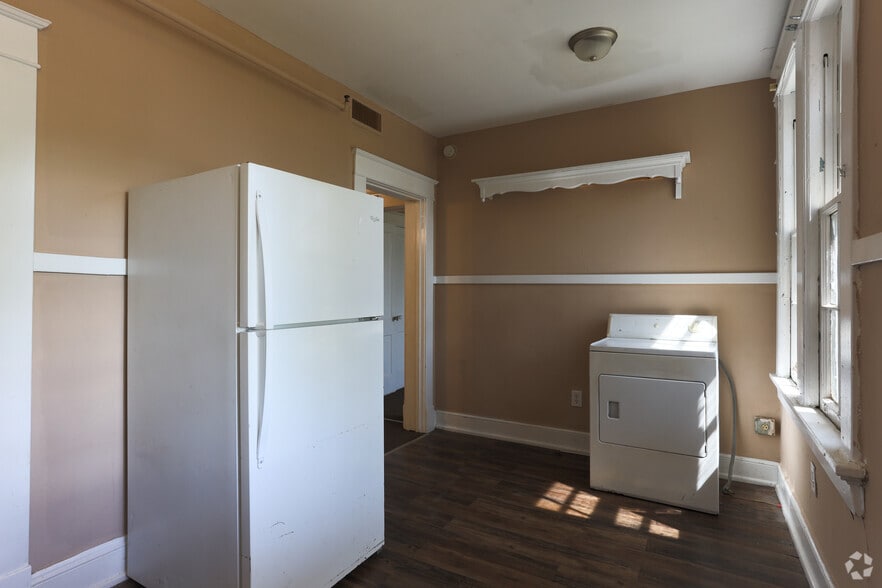 More Photos Of 100 S Jefferson St, Albany Apartments For Sale