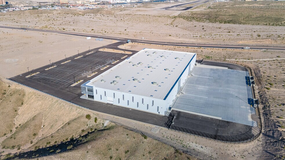 More Photos Of Laughlin Ranch Blvd, Bullhead City Warehouse For Lease