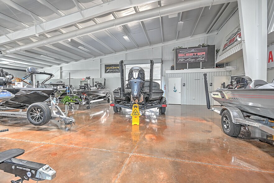 More Photos Of 2905 Cherokee Park Rd, Morristown Auto Dealership For Sale