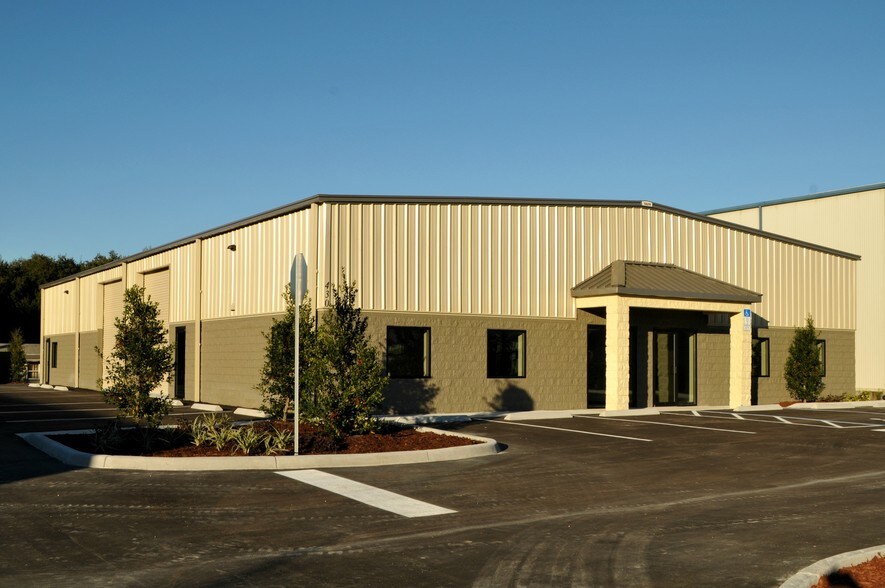 More Photos Of 400 Gordon St, Sanford Flex For Lease