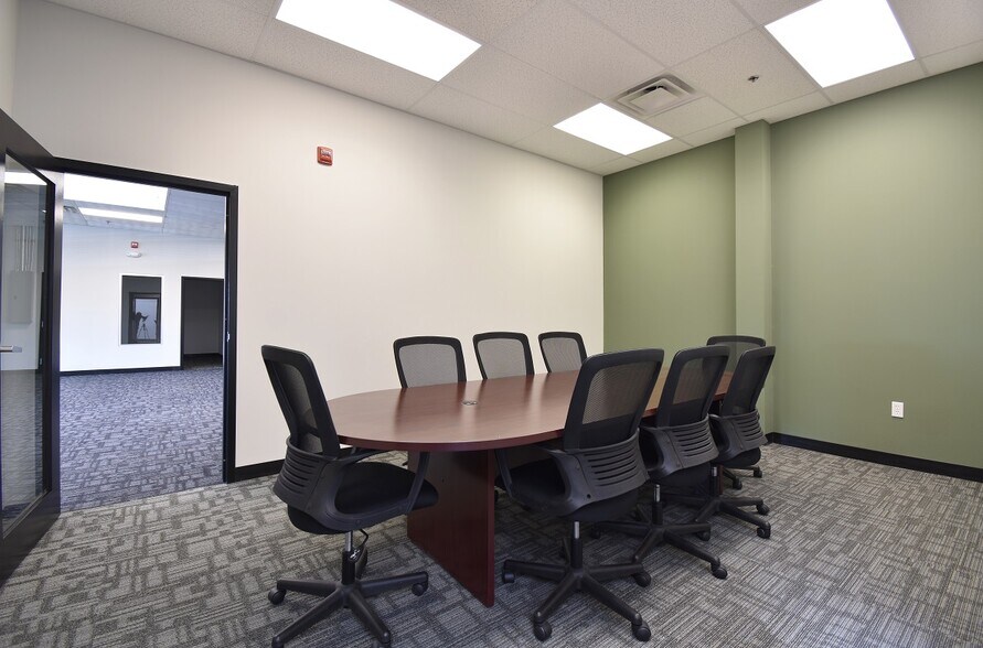 More Photos Of 144 North Rd, Sudbury Unknown For Lease