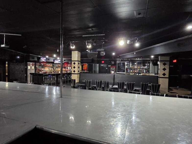 More Photos Of 7400-7600 E US Highway 40, Kansas City Sports And Entertainment For Sale
