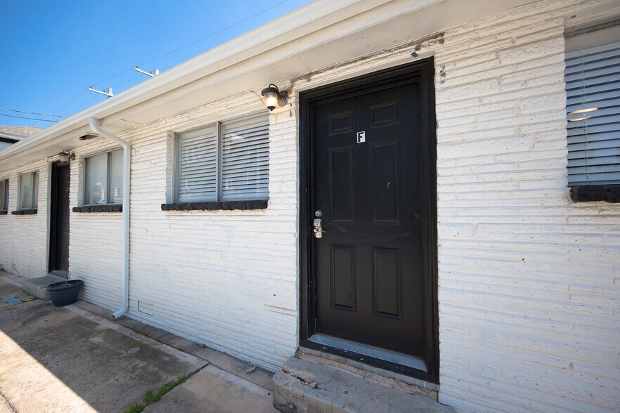 More Photos Of 130 NW 17th St, Oklahoma City Apartments For Sale