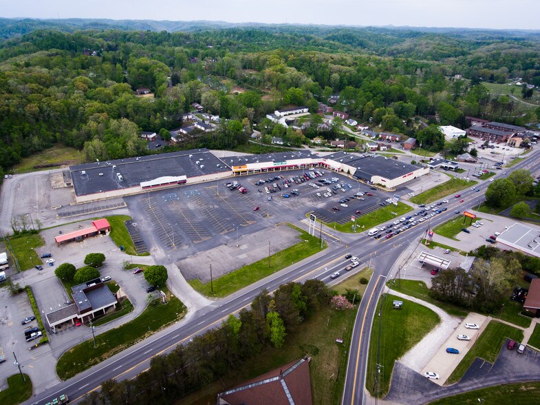 More Photos Of 5636 US Route 60, Huntington Unknown For Lease