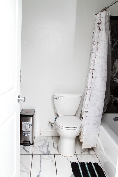 More Photos Of 1636 S Clovis Ave, Fresno Specialty For Sale