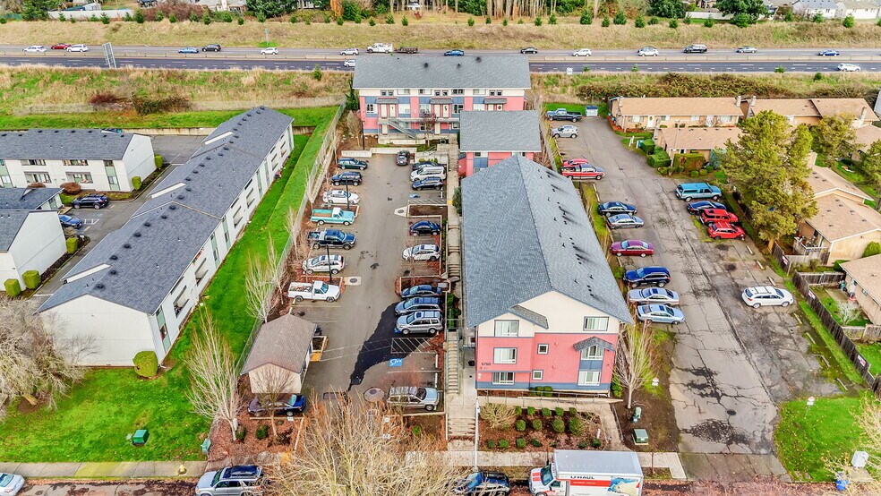 More Photos Of 5750 NE 34th St, Vancouver Apartments For Sale