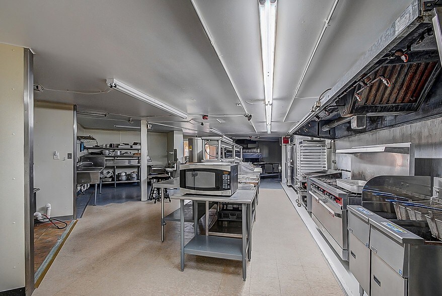 More Photos Of 4115 Old Post Rd, Charlestown Hotel For Sale