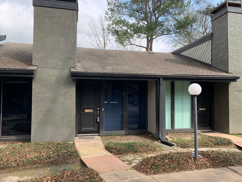 More Photos Of 14339 Torrey Chase Blvd, Houston Office For Sale