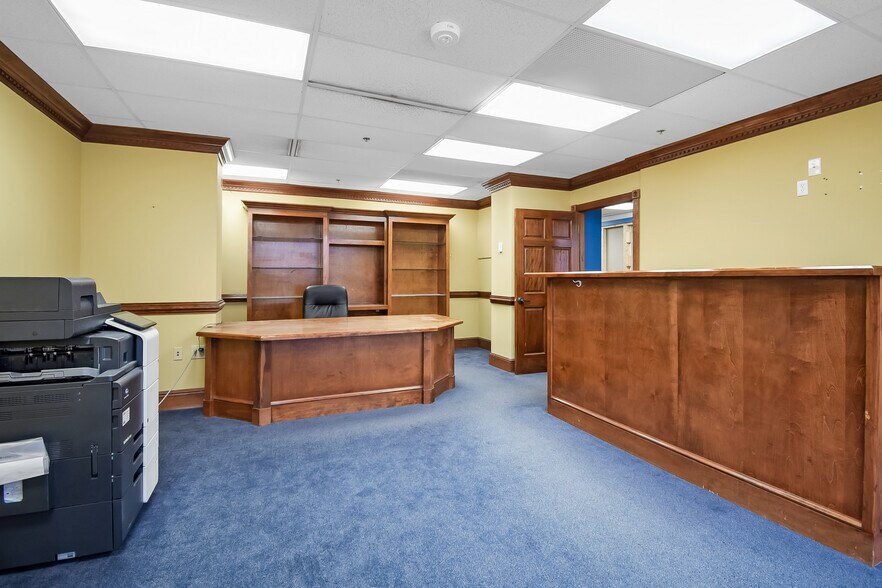 More Photos Of 233 E Bay St, Jacksonville Office For Lease