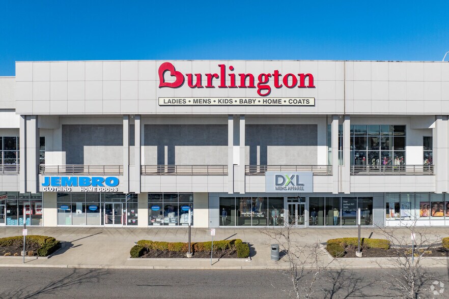 More Photos Of 750 W Sunrise Hwy, Valley Stream General Retail For Lease