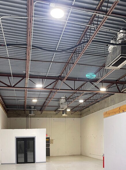 More Photos Of 901 Terminal Rd, Fort Worth Warehouse For Lease