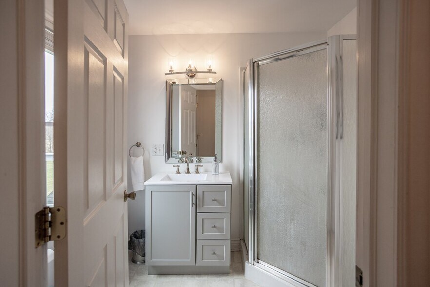 More Photos Of 211 Hanks Rd, Troy Hospitality For Sale