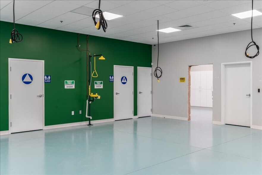 More Photos Of 1030 Huston St, Grover Beach Flex For Lease