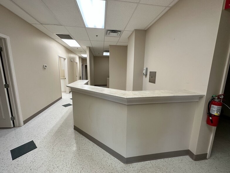 More Photos Of 323 Falls Dr NW, Abingdon Office For Sale