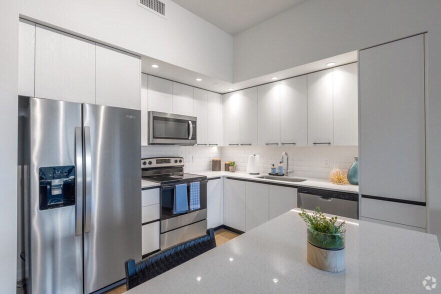 More Photos Of 8205 Commerce, Miami Lakes Apartments For Lease