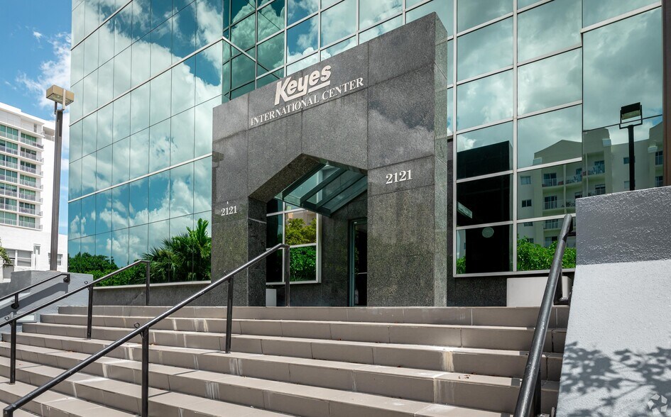 More Photos Of 2121 SW 3rd Ave, Miami Office For Lease