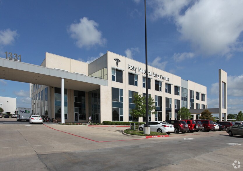 More Photos Of 1331 W Grand Pky N, Katy Medical For Lease