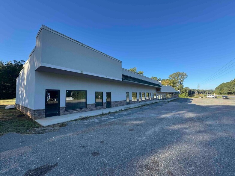 More Photos Of 2446-2502 Us-74 Hwy E, Wadesboro Storefront Retail Office For Lease