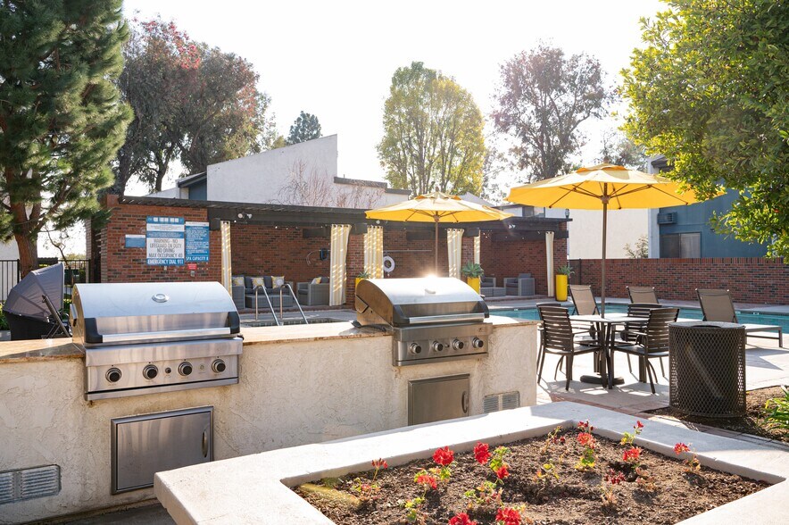 More Photos Of 516 S Indian Hill Blvd, Claremont Apartments For Sale