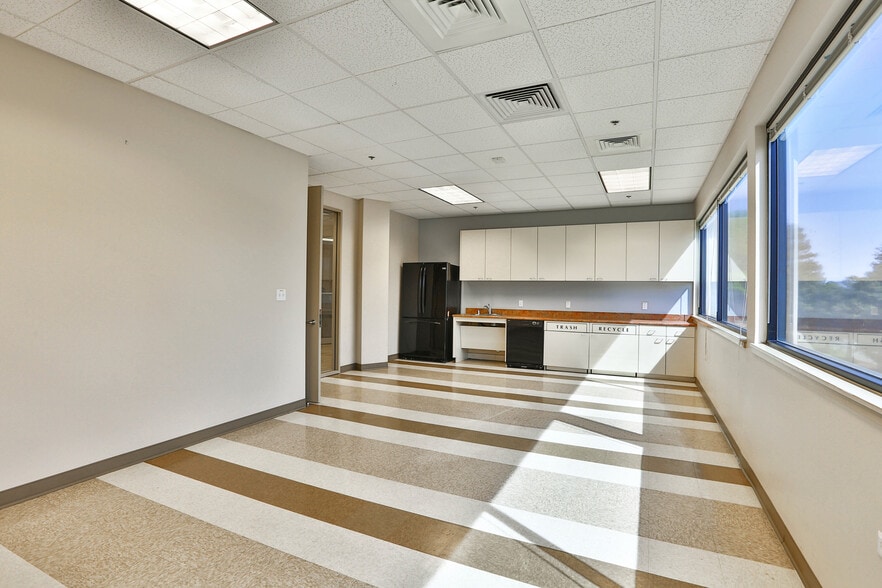 More Photos Of 3000 Lakeside Dr, Santa Clara Office For Lease