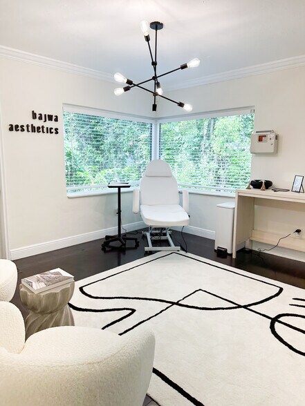 More Photos Of 107 SE 10th St, Fort Lauderdale Office For Lease