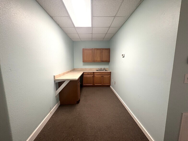 More Photos Of 1240 Rockledge Blvd, Rockledge Office For Lease