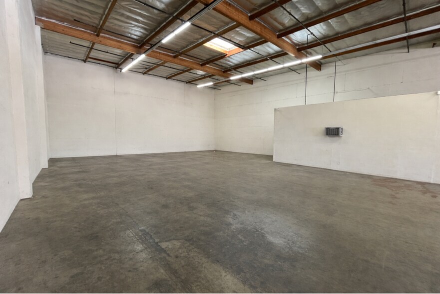More Photos Of 4605-4631 S Alameda St, Los Angeles Unknown For Lease