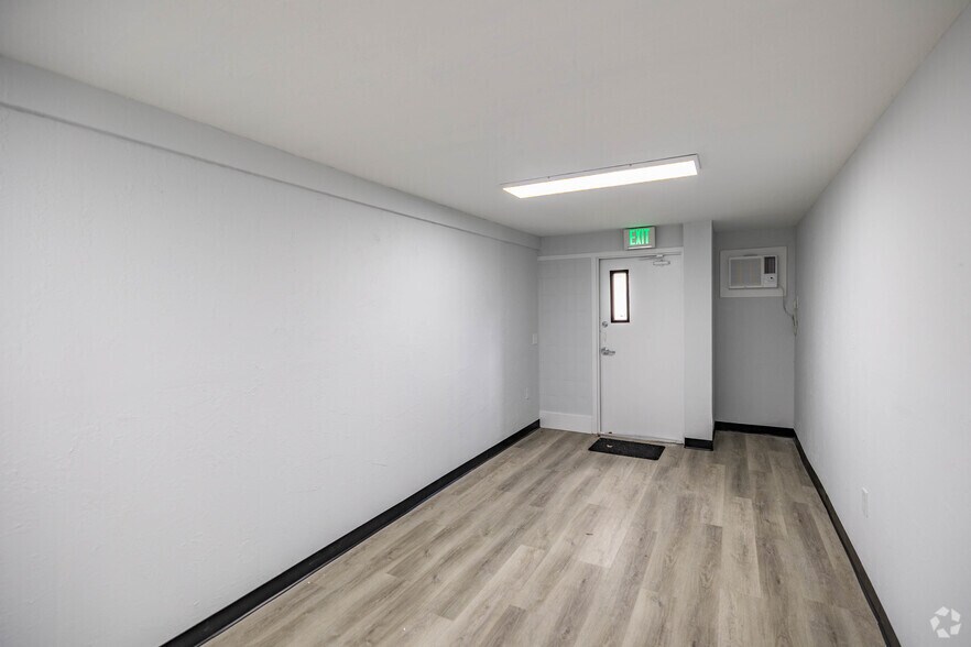 More Photos Of 13815-13831 SW 139th Ct, Miami Warehouse For Lease