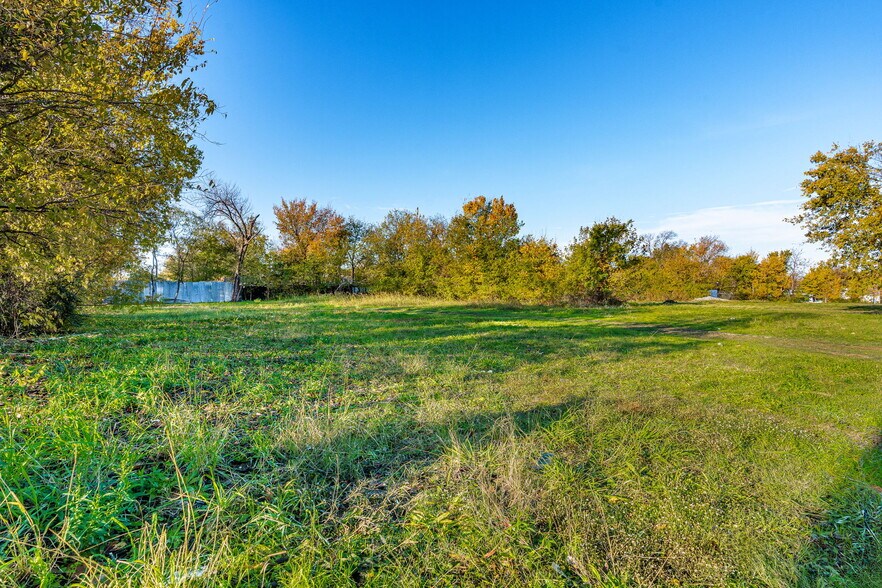 More Photos Of 1627 Fitzhugh, Dallas Land For Sale