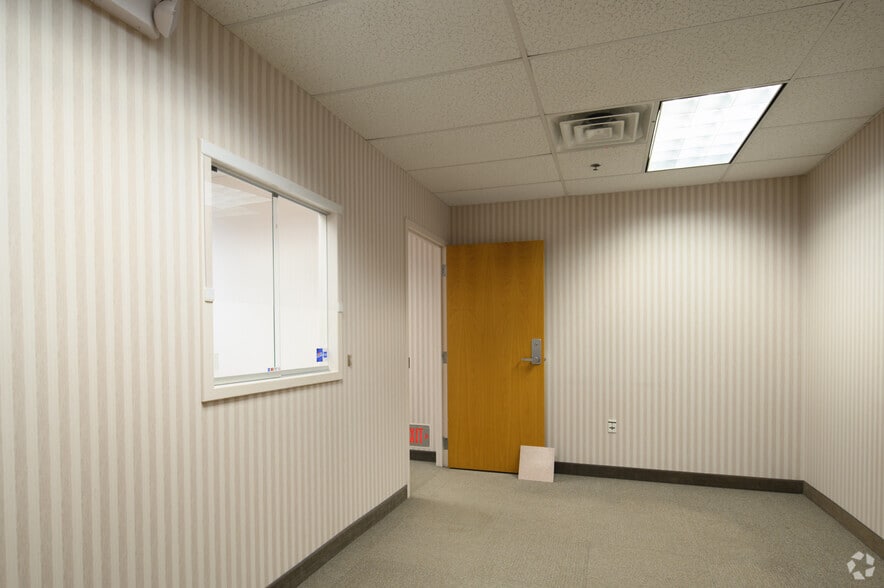 More Photos Of 400 Cresson Blvd, Phoenixville Unknown For Lease