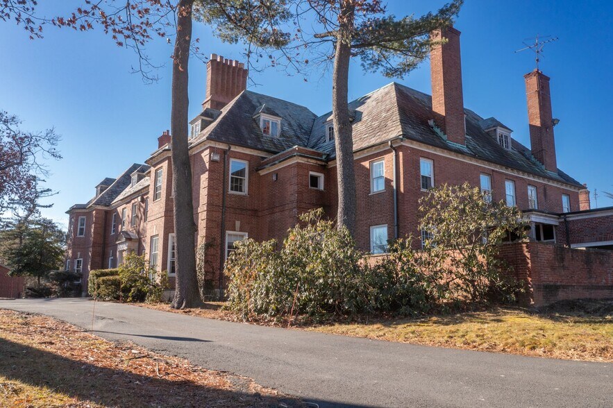 More Photos Of 1265 Asylum Ave, Hartford Lodge Meeting Hall For Lease