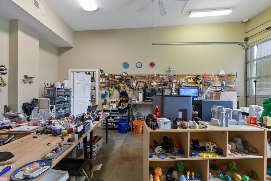 More Photos Of 1726 Altamont Ave, Richmond Warehouse For Lease