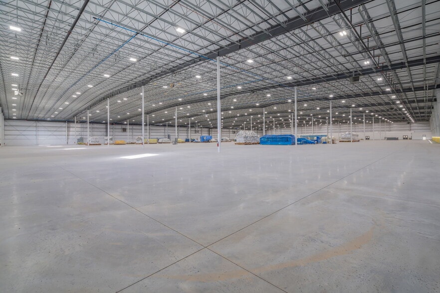 More Photos Of 2677 Huntington Park Dr, Loudon Warehouse For Lease