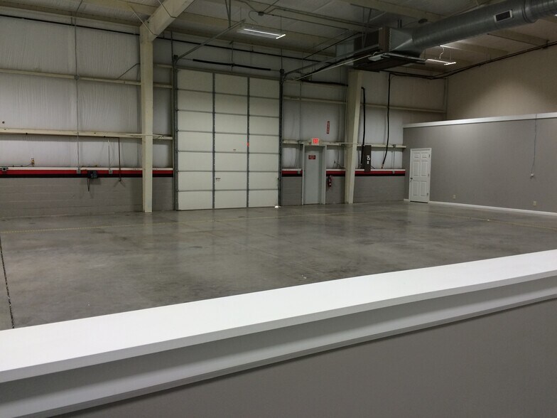 More Photos Of 4011-4015 Dearborn Pl, Concord Flex For Lease