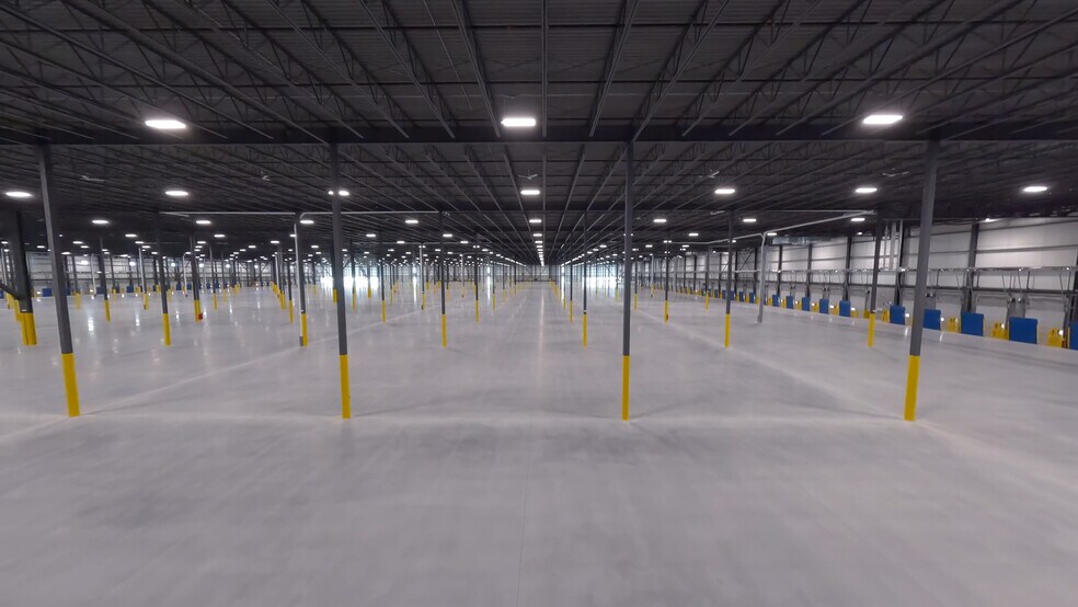 More Photos Of 537 E Kingston Rd, Ajax Distribution For Lease