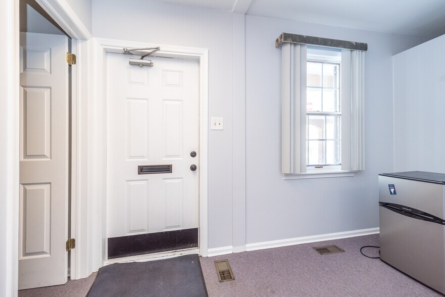 More Photos Of 301 S Main St, Doylestown Medical For Sale