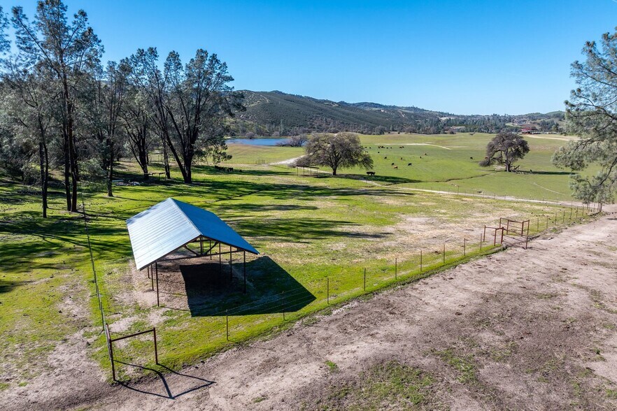 More Photos Of 535 Calf Canyon Hwy, Creston Winery Vineyard For Sale