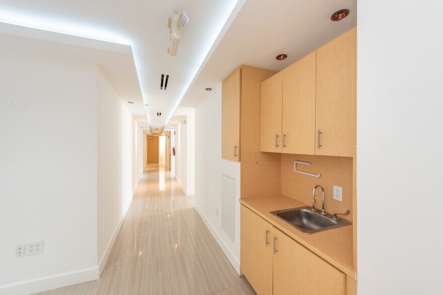 More Photos Of 309 23rd St, Miami Beach Office For Lease