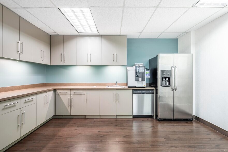 More Photos Of 80 Orville Dr, Bohemia Coworking Space