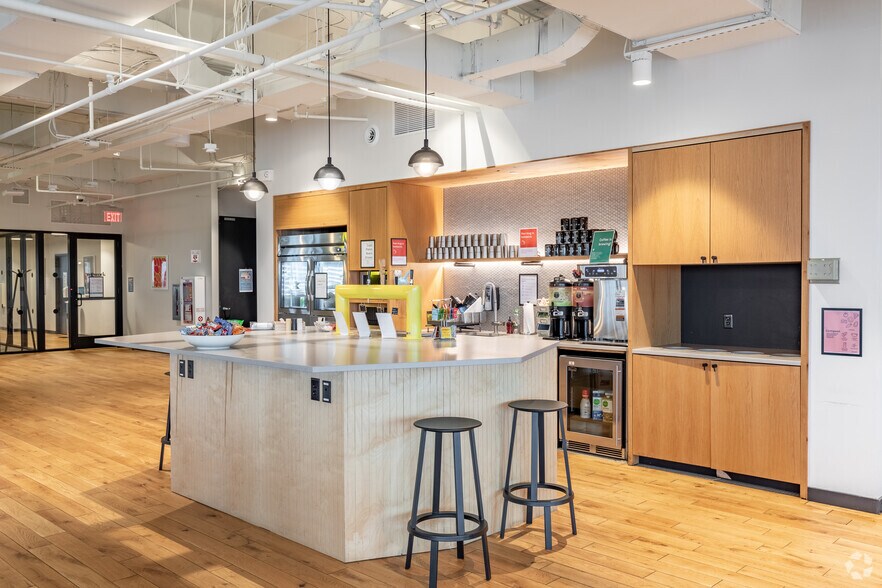 More Photos Of 3280 Peachtree Rd NE, Atlanta Office For Lease