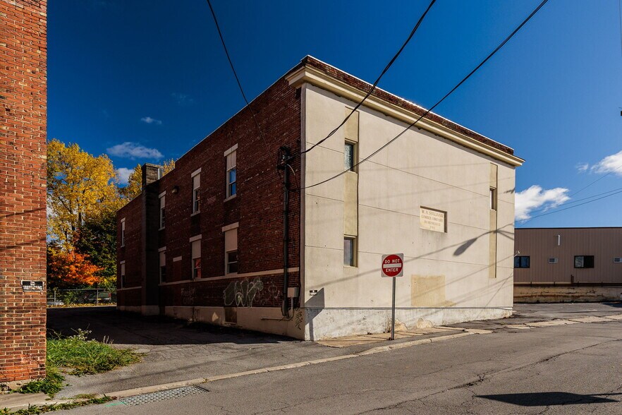 More Photos Of 140 Polk St, Watertown Apartments For Sale