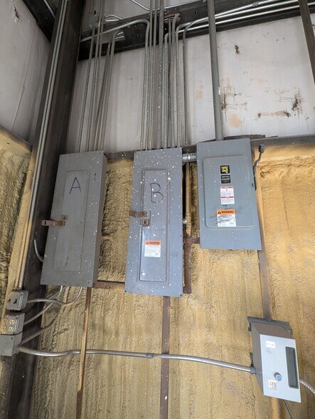 More Photos Of 2234 N Packer Rd, Springfield Manufacturing For Lease