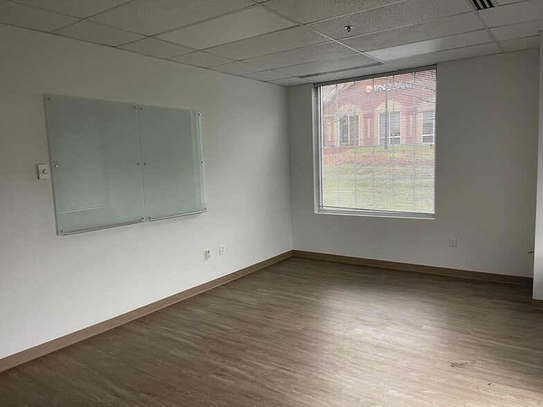 More Photos Of 50101 Governors Dr, Chapel Hill Office For Lease